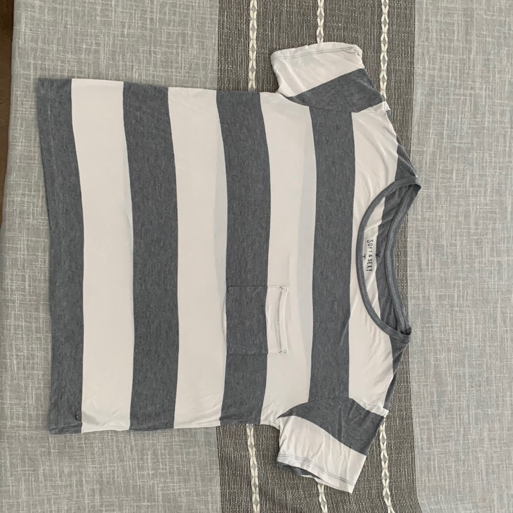 Brand: American Eagle size: xs color: gray land white